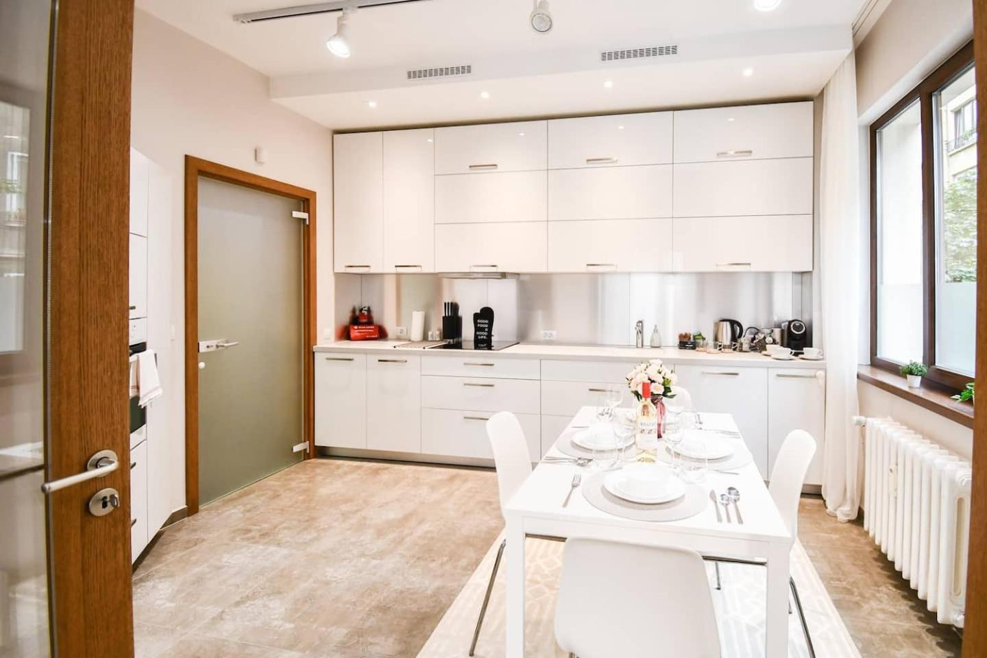 Will New Modern & Spacious Apt! *