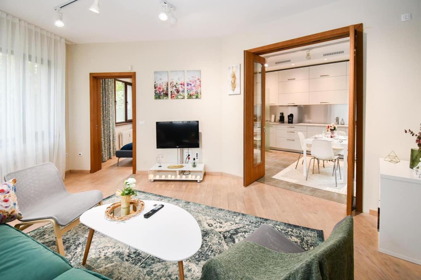 Will New Modern & Spacious Apt! *