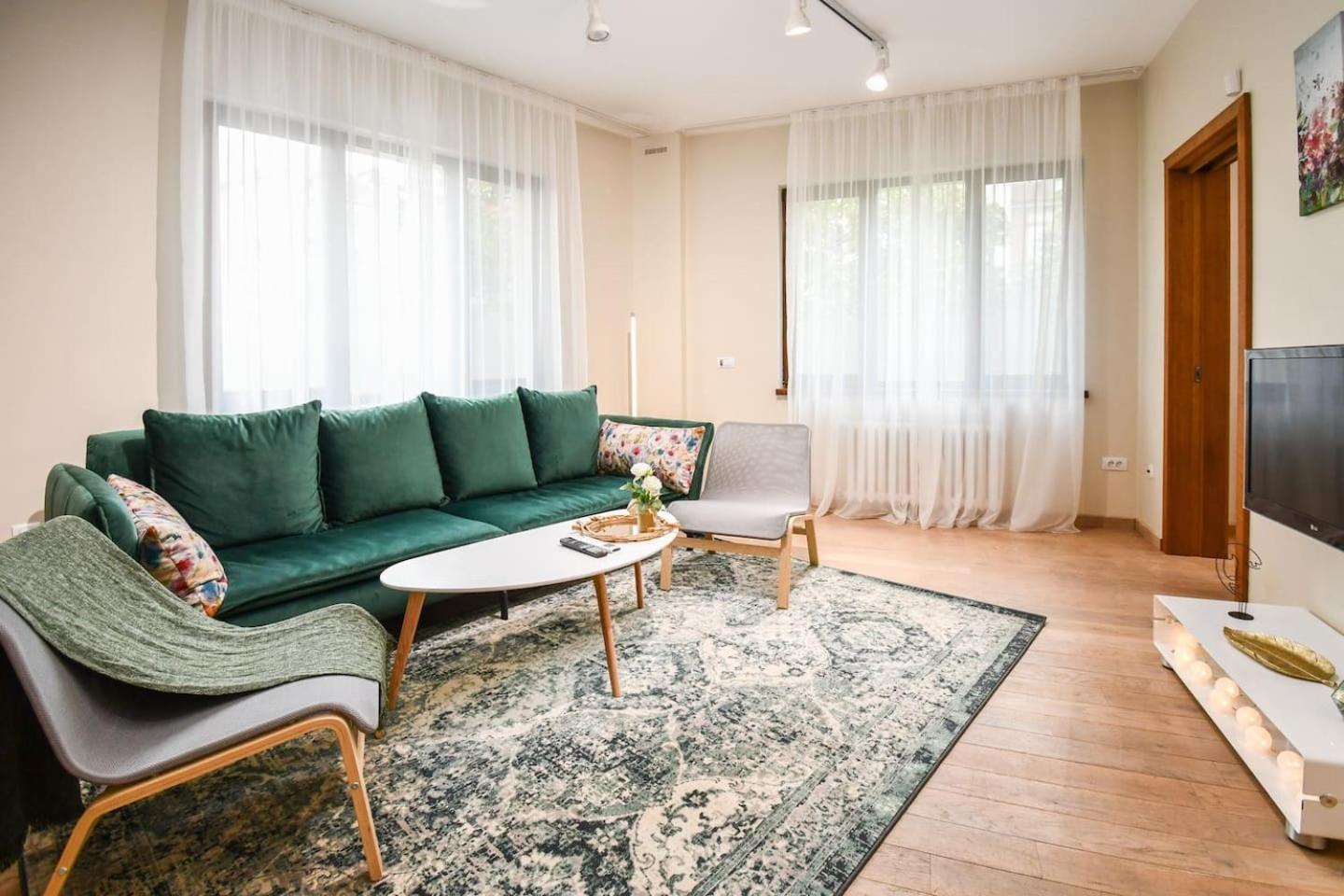 Will New Modern & Spacious Apt! *
